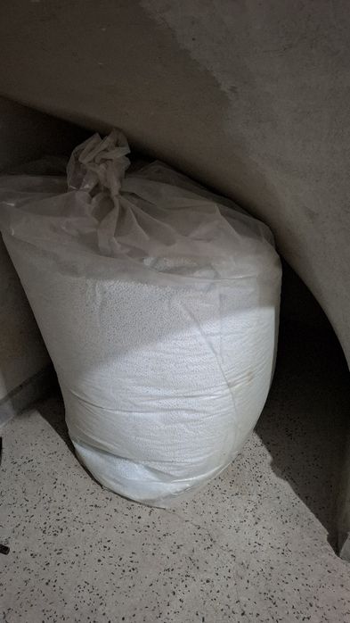 Продавам Перлит  0,5 кубик  50 лв.