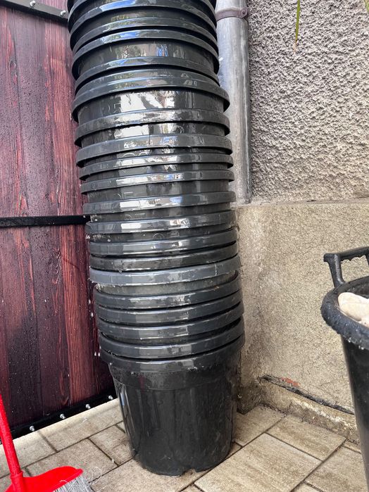 Ghivece mari din plastic