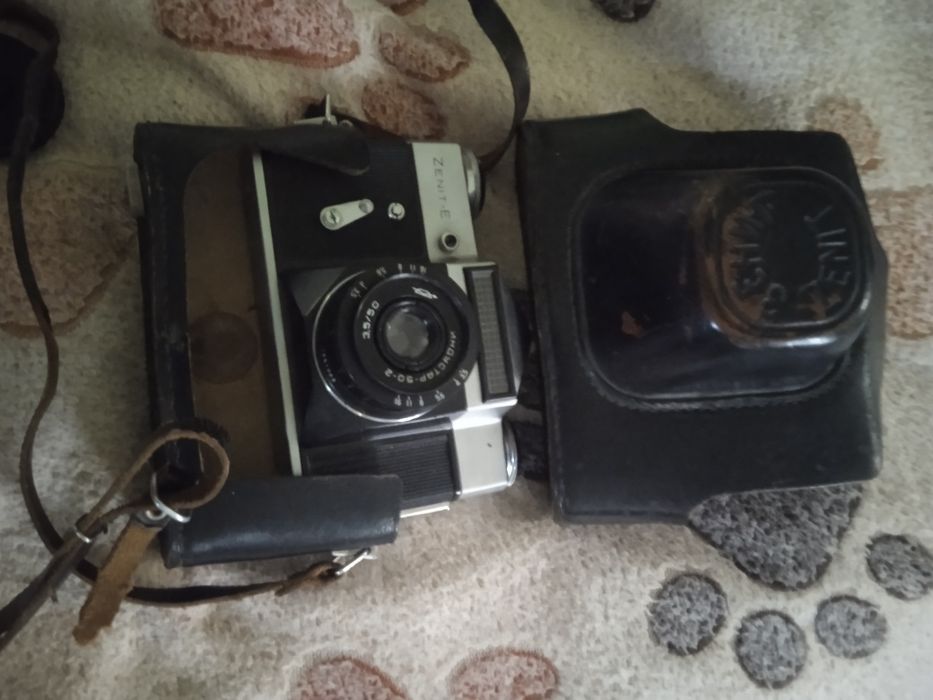 Продам фотоаппарат Зенит-е