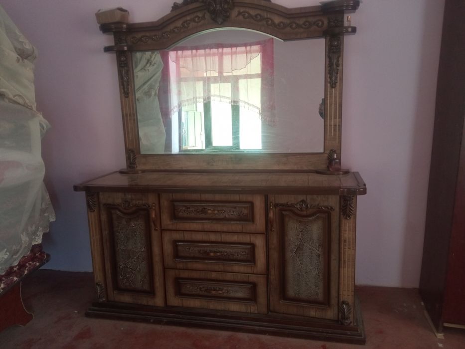 Mebel sotiladi komplekt