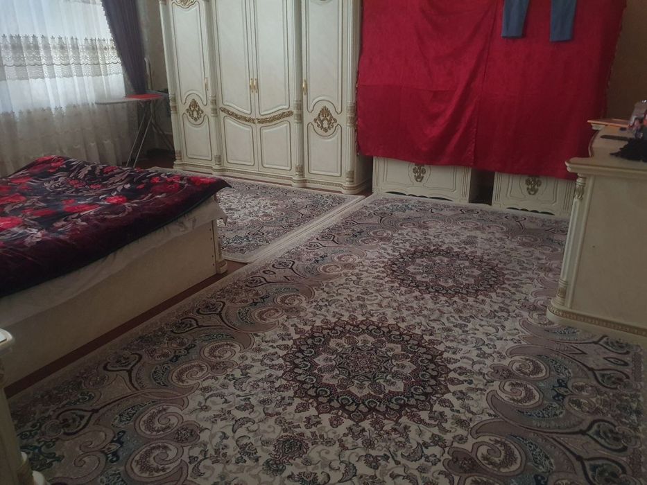 8 sotik hovli 5 xonali uy sotiladi