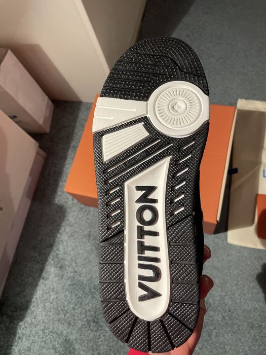 LV Skate Alb Negru Marimea 42 Noi