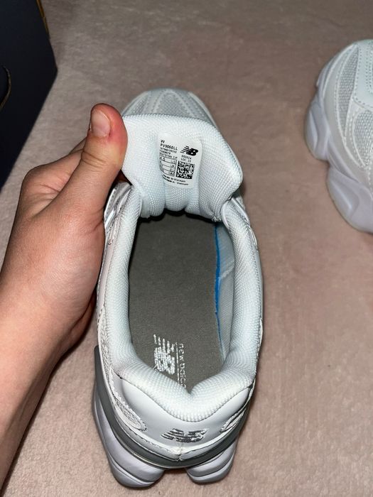 Sneaker New Balance 9060 white 37 NOU