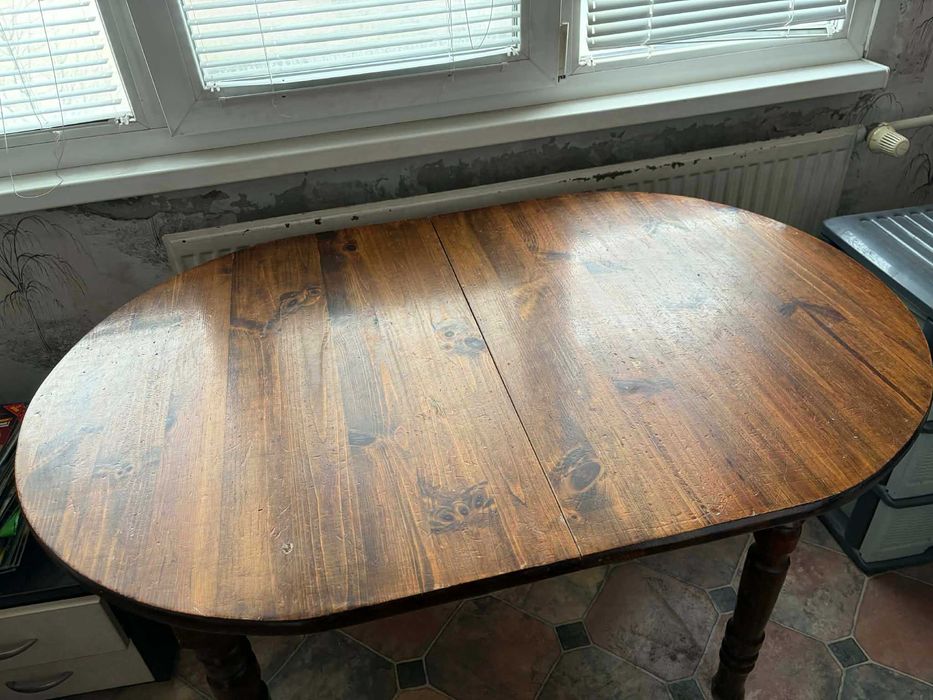 Трапезарна маса масивно дърво