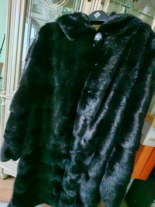 Продается шуба новый
