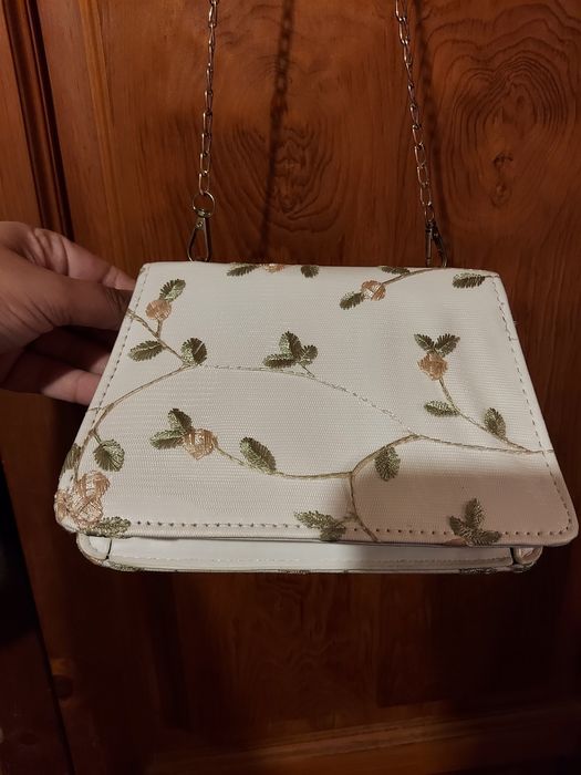 Gentuta iepure si de voal