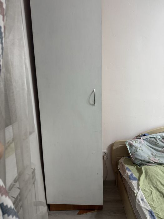 Шкаф пенал белого цвета