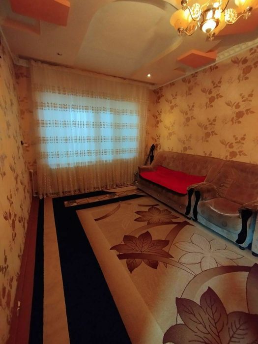 Angrenda 3 xonali kvartira sotiladi 6\4 da