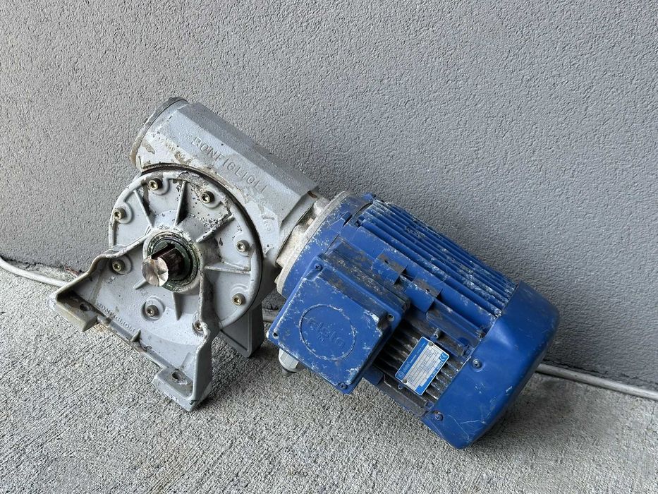 Motor electric cu reductor pt diverse utilizari