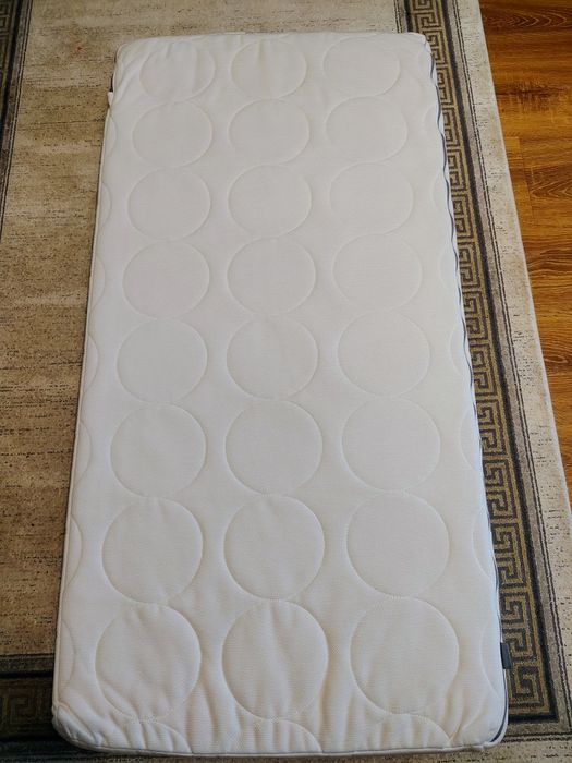 Pătut Ikea Sundvik + saltea Ikea Skonast, folosite foarte putin