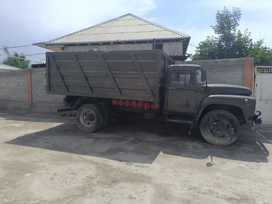 Zil 130 sotiladi