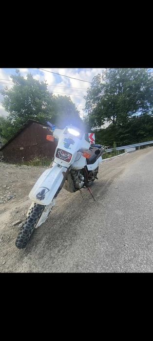 Vând cross 250 CC 4t