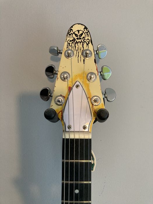 James Hetfield Flying V електрическа китара