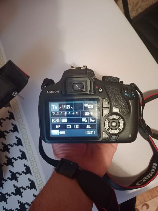 Профессиональный фотопарат Conon