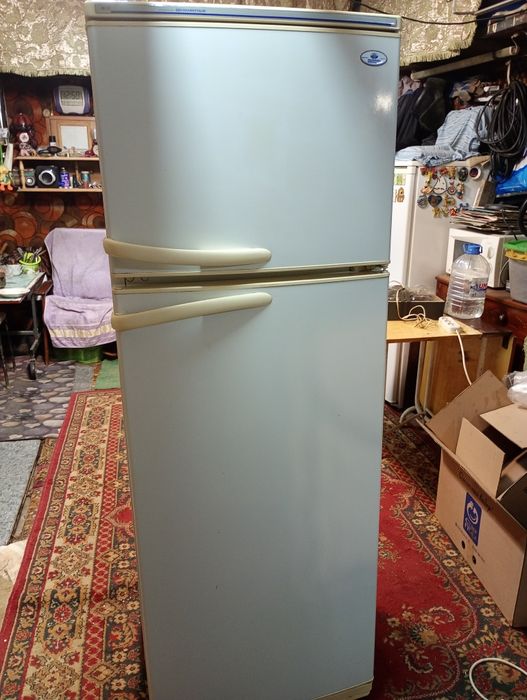 Продам  холодильник Атлант