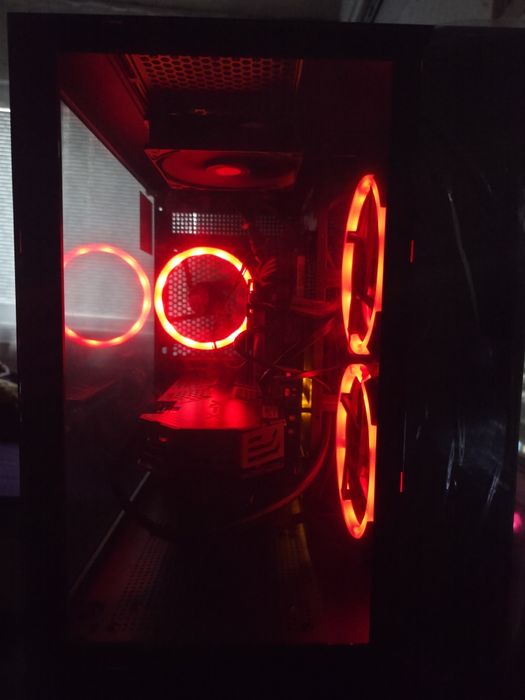 Геймърски компютър RX 580 8GB / i5-7400 / 16GB RAM