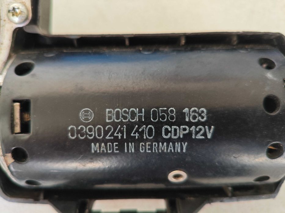 Моторче предна чистачка Mercedes W124