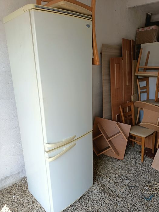 Продам 5 рабочих холодильников .