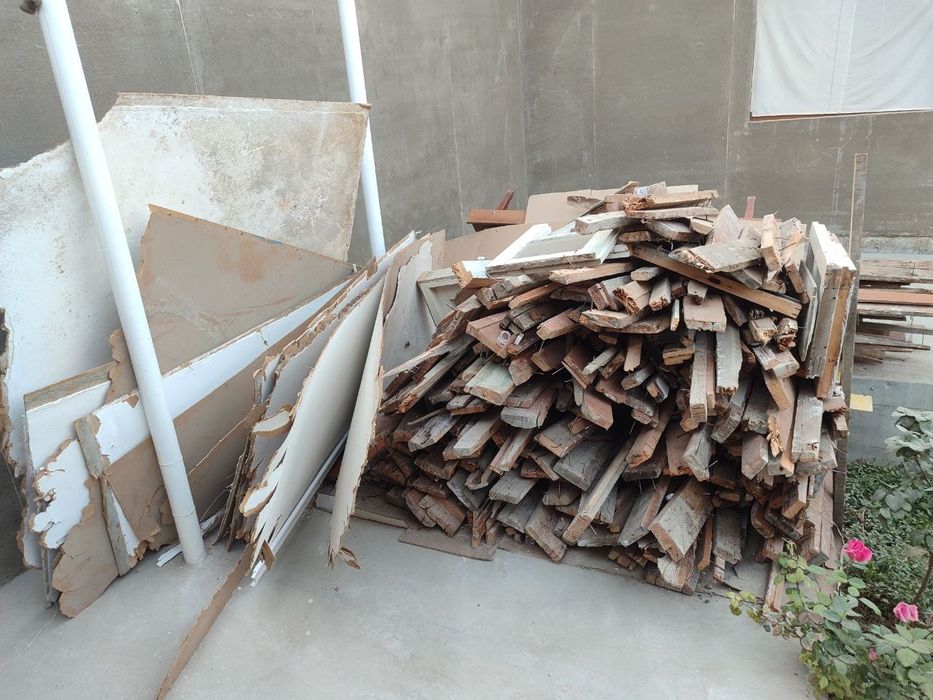 Черни потолок, болор, шкаф