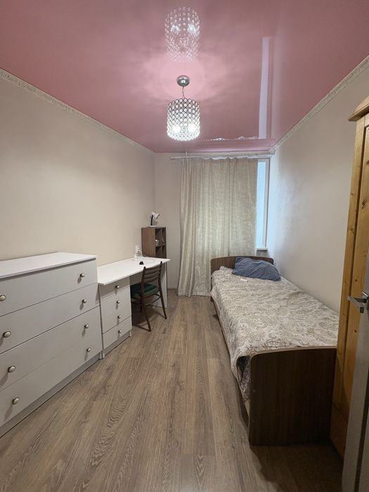 Продам 4 комнатную квартиру