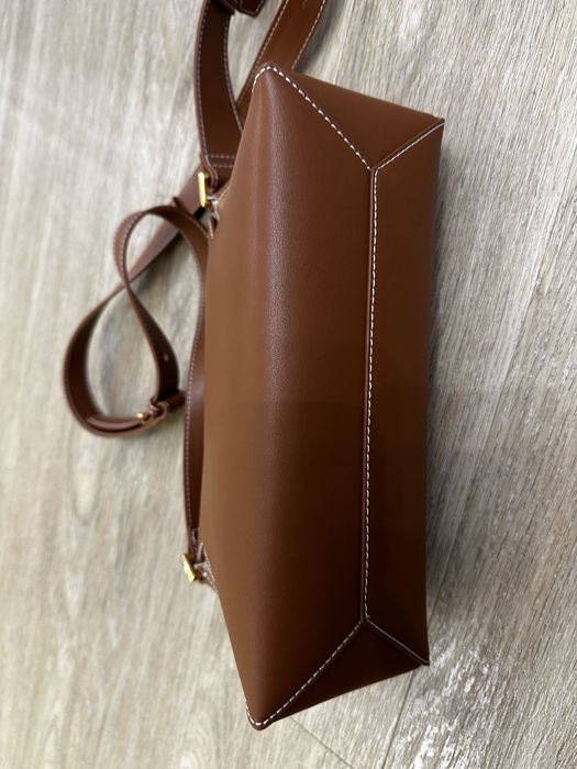 Продам новую сумочку CHARLES & KEITH