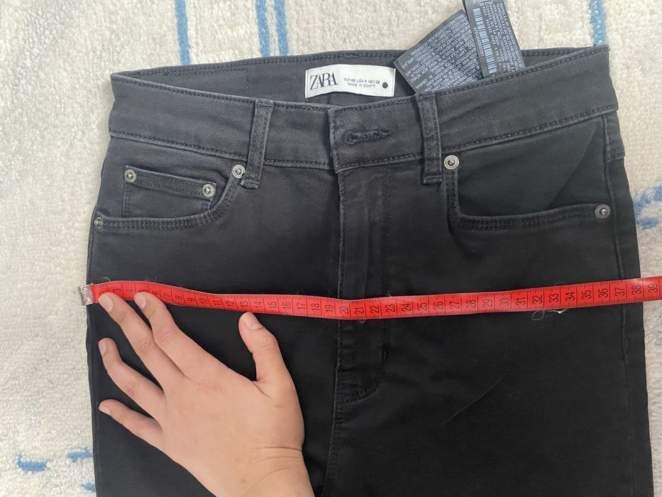 Джинсы черные Zara