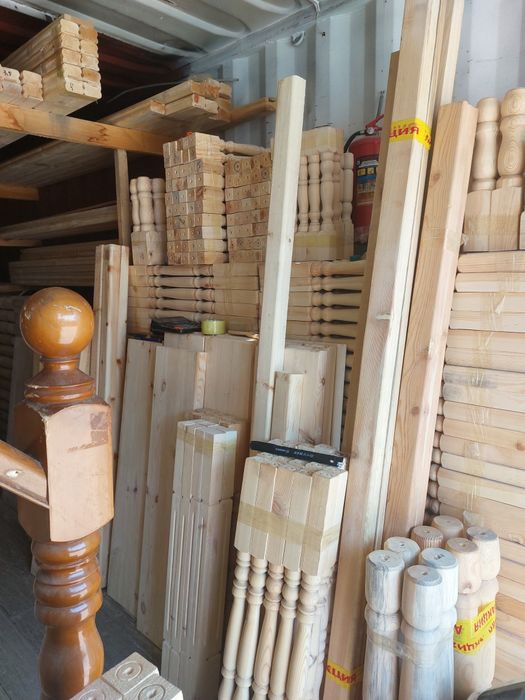 Лестница  ступеньки перила