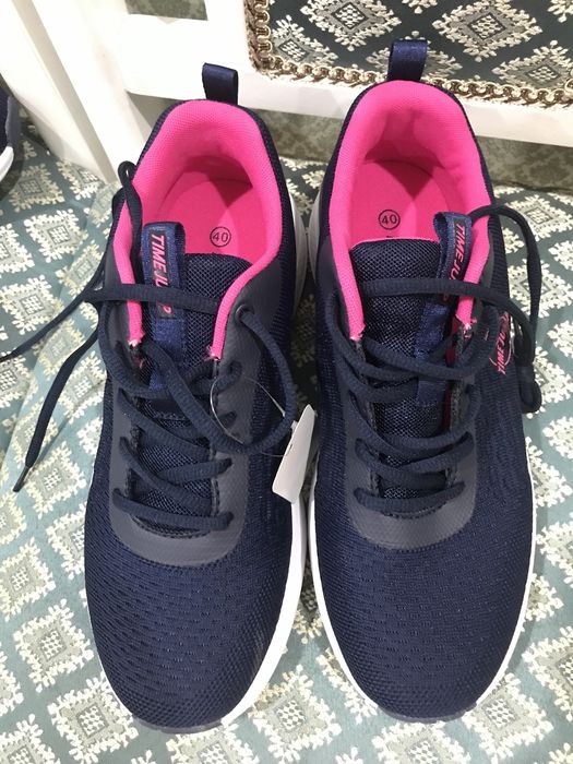 Кроссовки новые белые синие