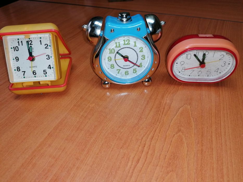 Лот работещи часовници обща цена 10 лева