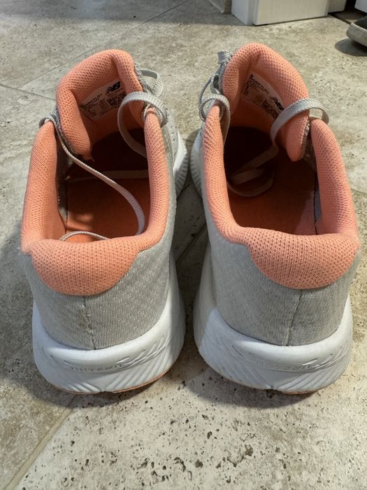 Маратонки New balance 35 номер