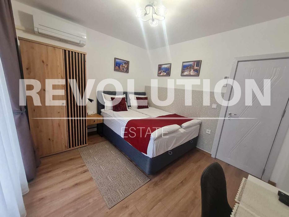 Дава се под наем Тристаен апартамент в Варна, Център - 82 кв.м за 887.4 € - Снимка #2