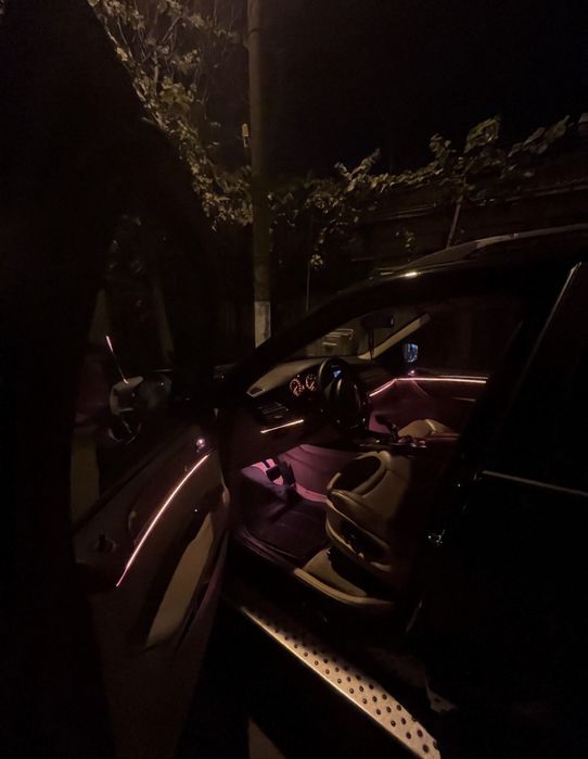 Schimb lumina bord iluminat ambientale sistem audio boxe lumini etc