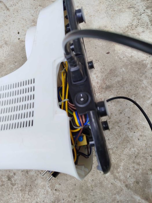 Кухненски робот - за ремонт.