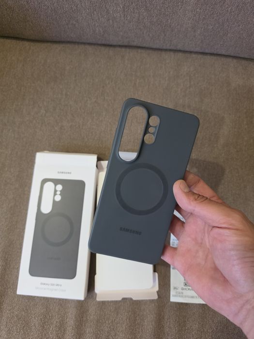 Продавам оригинален Калъф за Samsung S26 Ultra, Silicone Magnet Case, черен