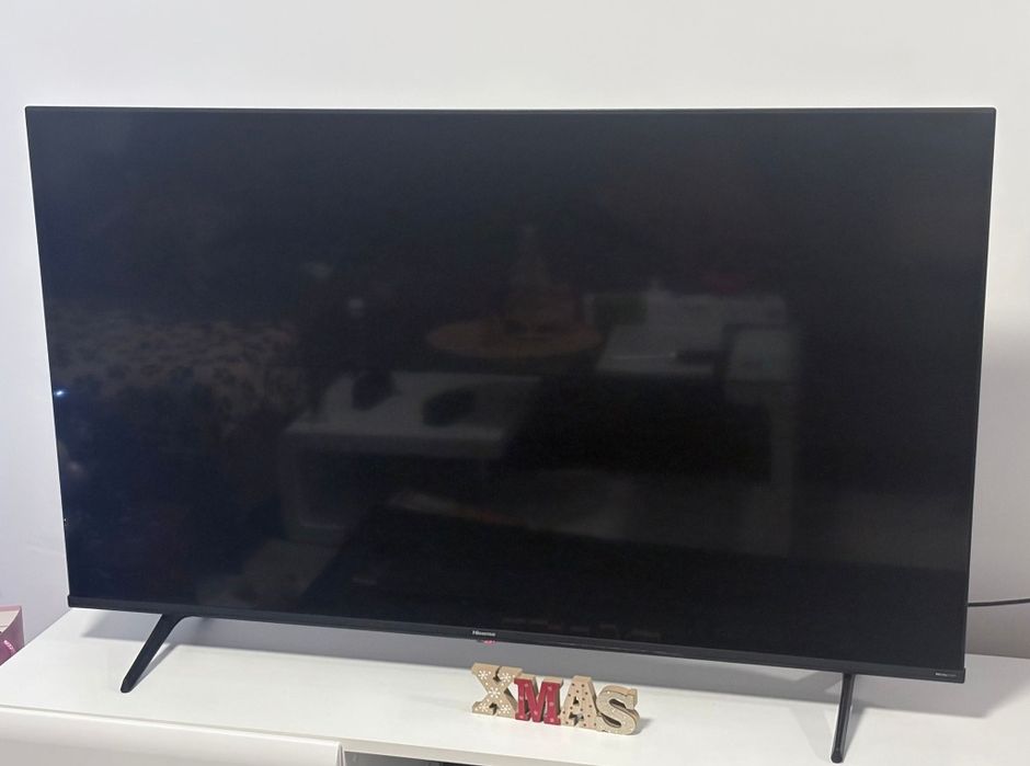 Vând televizor Hisense Qled 127cm