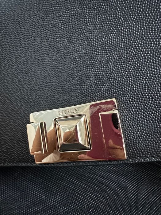 Дамска чанта furla черна