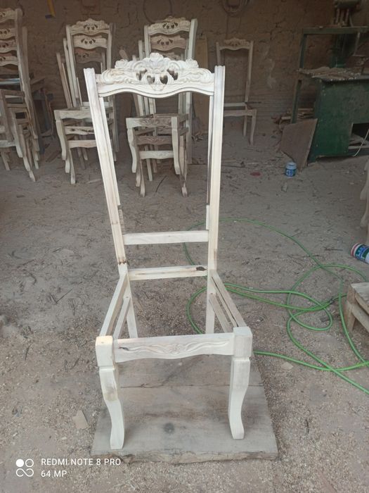 Stul karkazlar, yongʻoq, terak