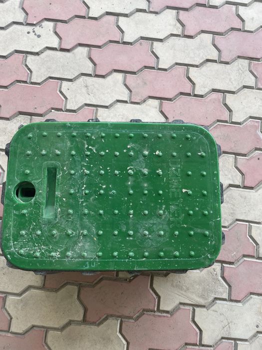 Продаётся полимерный  ящик доя воденого счётчика 60х40х40