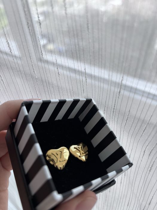 Cercei Louis Vuitton inimioare