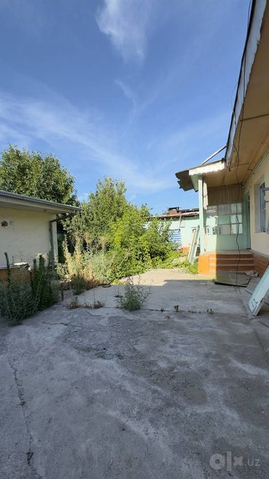 uchastka  srochna sotiladi