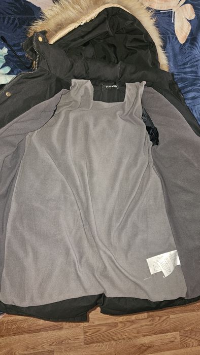 Продам две куртки на девочку