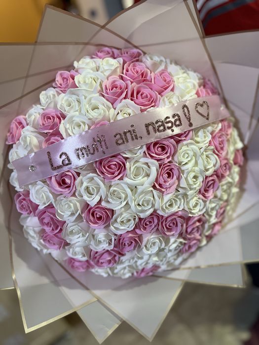 Trandafiri parfumati din sapun 101 trandafiri Valentine's day