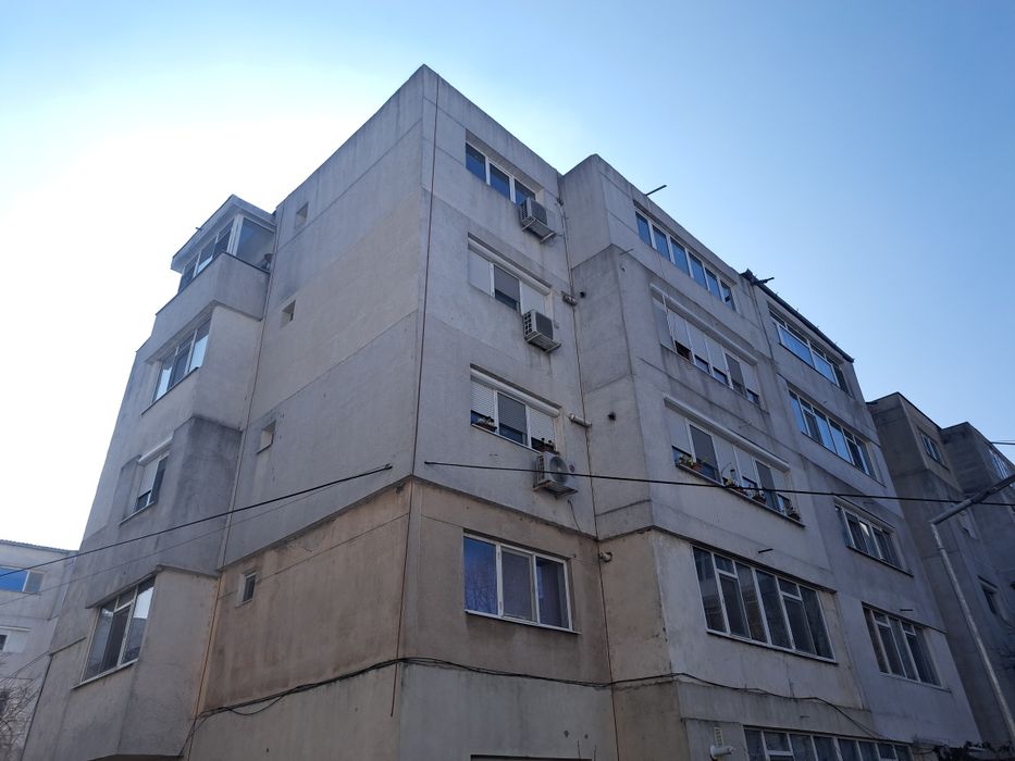 Alpinist utilitar. Placări polistiren