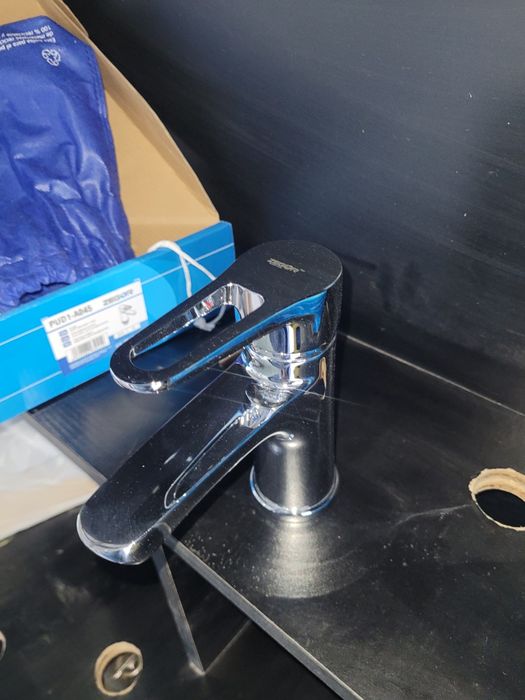 Смесителья для раковины и кухни