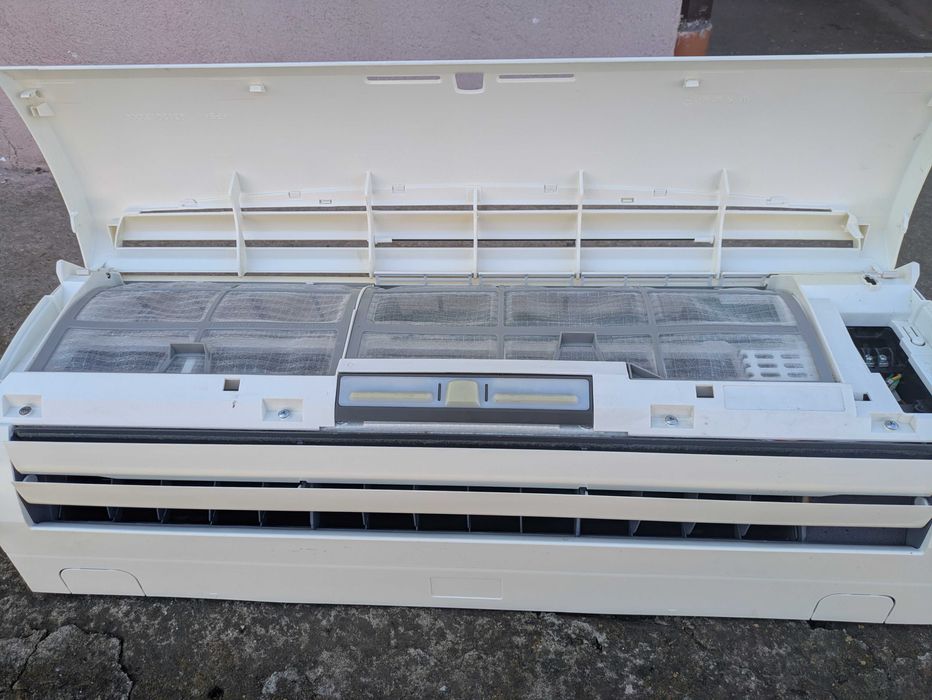 Вътрешно тяло Fujitsu ASHB12LDC