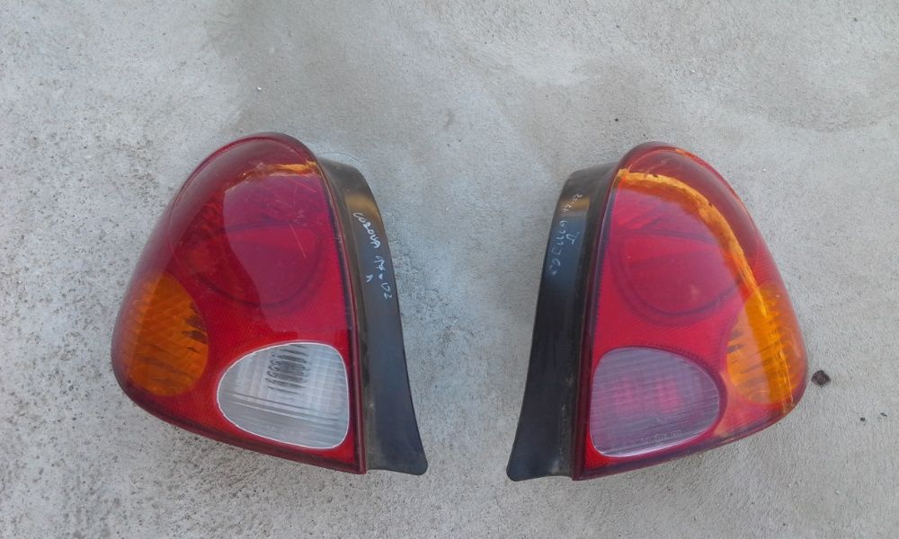 ляв и десен стоп за тойота корола Е11 97 - 02 TOYOTA COROLLA