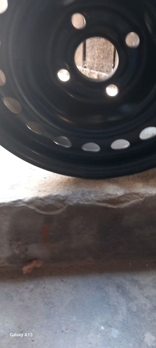 Продавам два броя 14 джанти за Опел