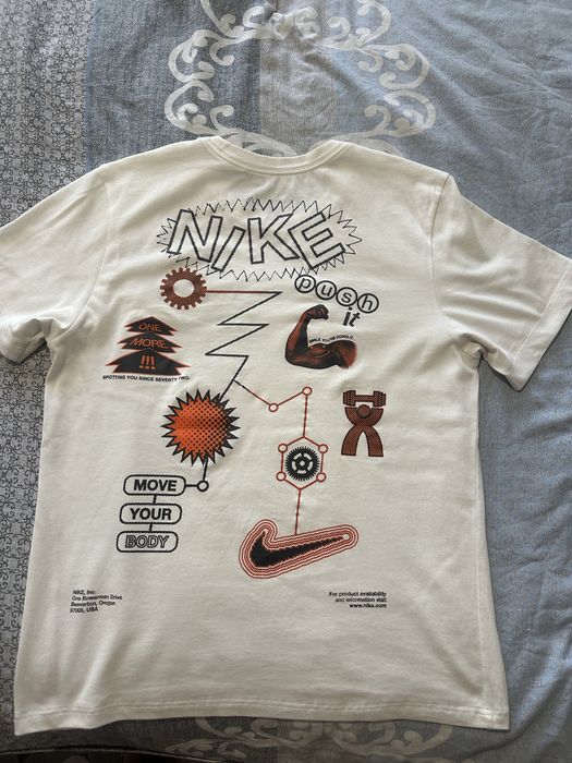 Тениска The Nike Tee Dri-fit s-размер