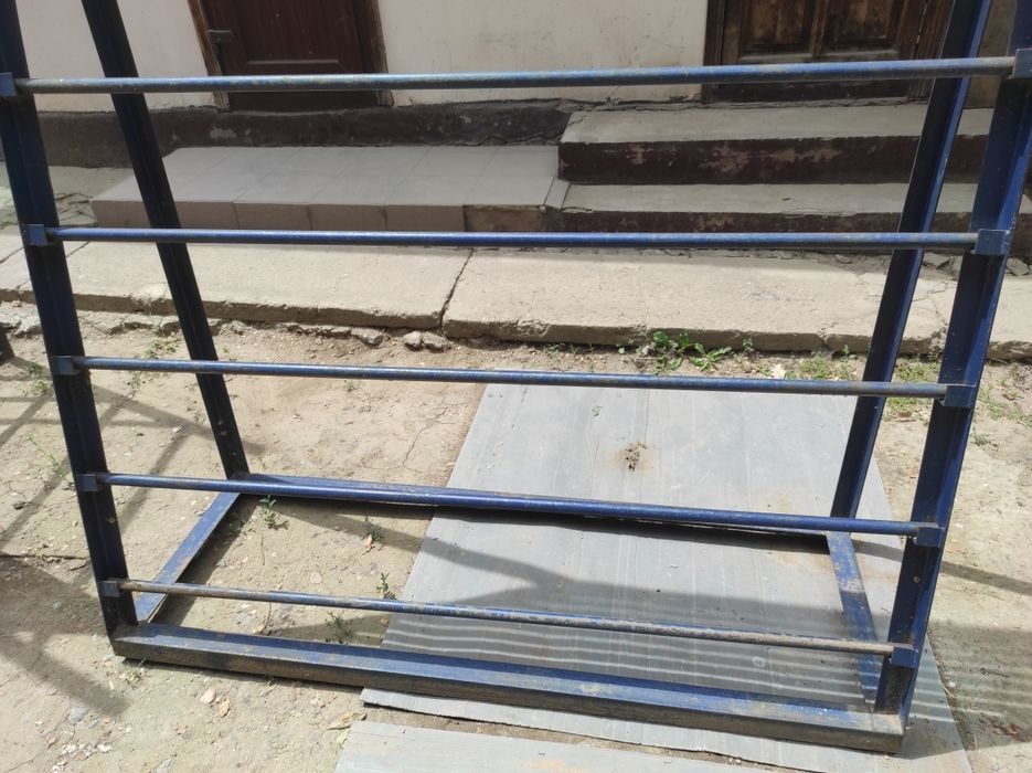 Продам конструкцию для рулонных материалов