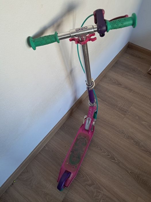 Set trotineta Oxelo Play 5 Decathlon, protectii si casca